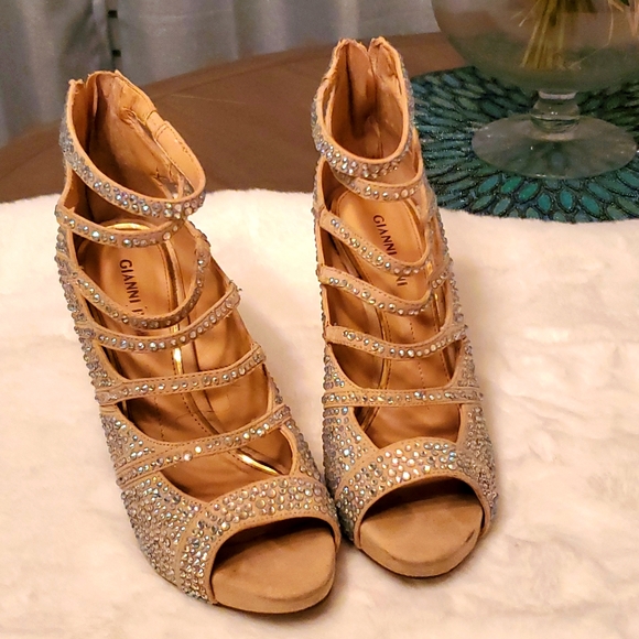 Gianni Bini Strappy Peep Toe Ankle heels size 5.5 M - Picture 4 of 7